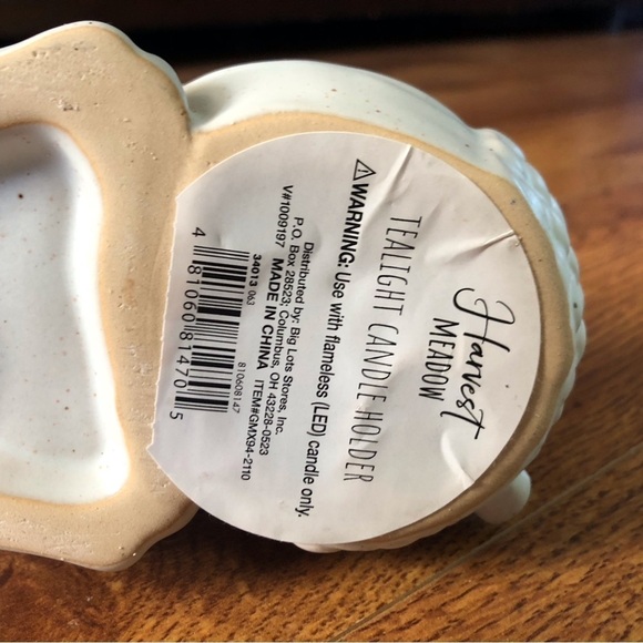 Ceramic cream squirrel tea light candle holder - Picture 4 of 6